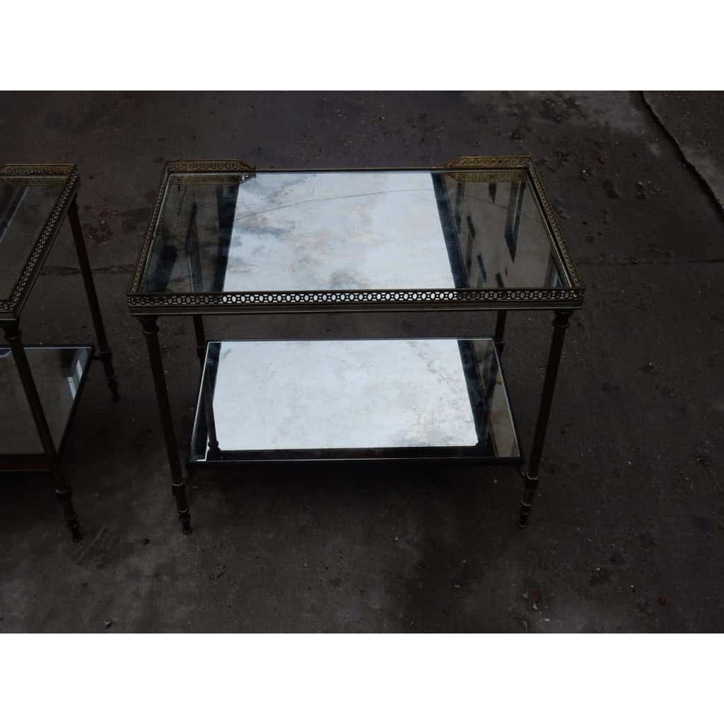 1970′ Paire de Bouts de Canapé Rectangulaires Maison Baguès Plateaux Miroirs Vieillis Avec Galeries Ajourées | Biron 1970′ Paire de Bouts de Canapé Rectangulaires Maison Baguès Plateaux Miroirs Vieillis Avec Galeries Ajourées
