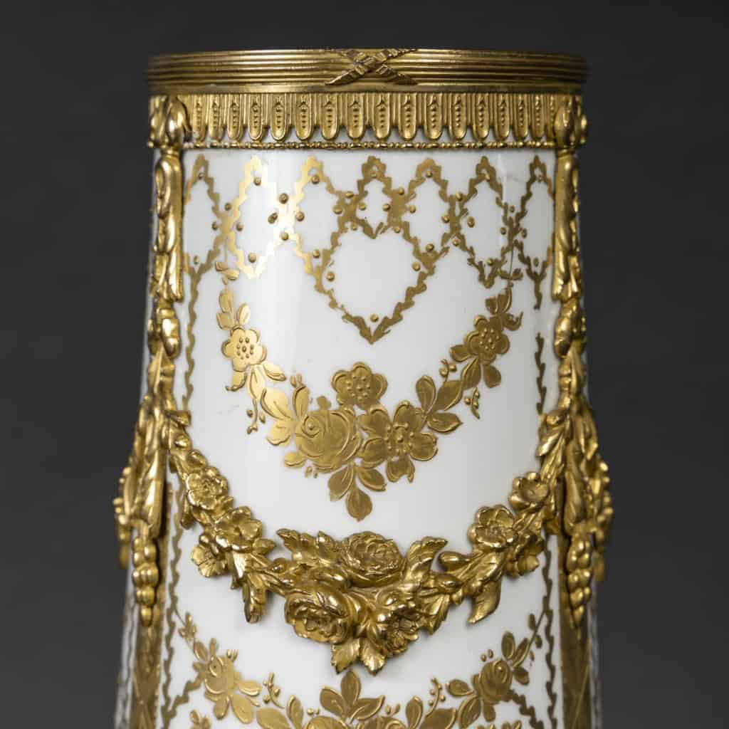 Vase blanc et or, XIXème siècle | Biron Vase blanc et or, XIXème siècle