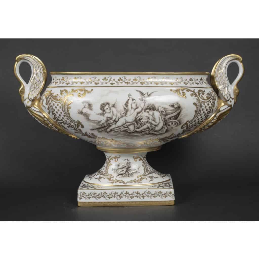 Grande coupe aux amours, Le Tallec, XVIIIème siècle | Biron ||||||||||