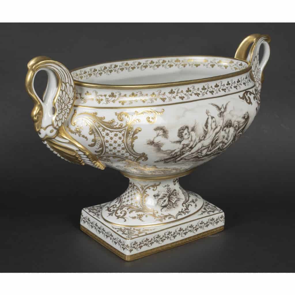 Grande coupe aux amours, Le Tallec, XVIIIème siècle | Biron Grande coupe aux amours, Le Tallec, XVIIIème siècle