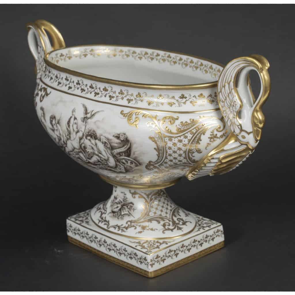 Grande coupe aux amours, Le Tallec, XVIIIème siècle | Biron Grande coupe aux amours, Le Tallec, XVIIIème siècle