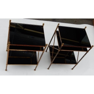 1950/70′ Paire d’Étagères en Laiton à 3 Niveaux Maison Baguès Plateaux Opalines Noires