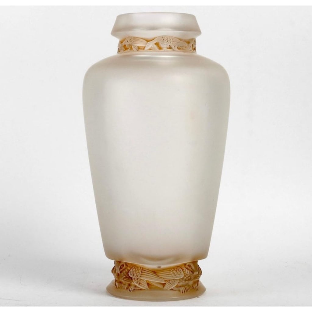 Vase « Frise Aigles » verre blanc patiné sépia créé par René LALIQUE | Biron |||||||