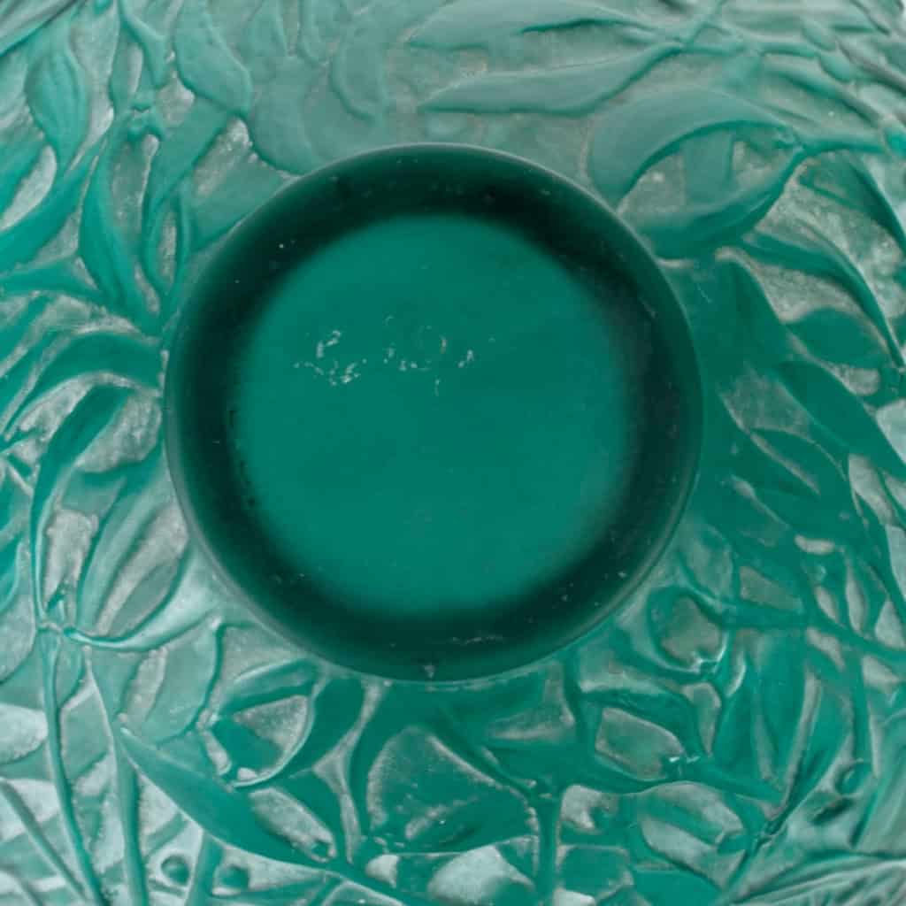 Vase « Gui » verre vert canard patiné blanc de René LALIQUE | Biron Vase "Gui" verre vert canard patiné blanc de René LALIQUE