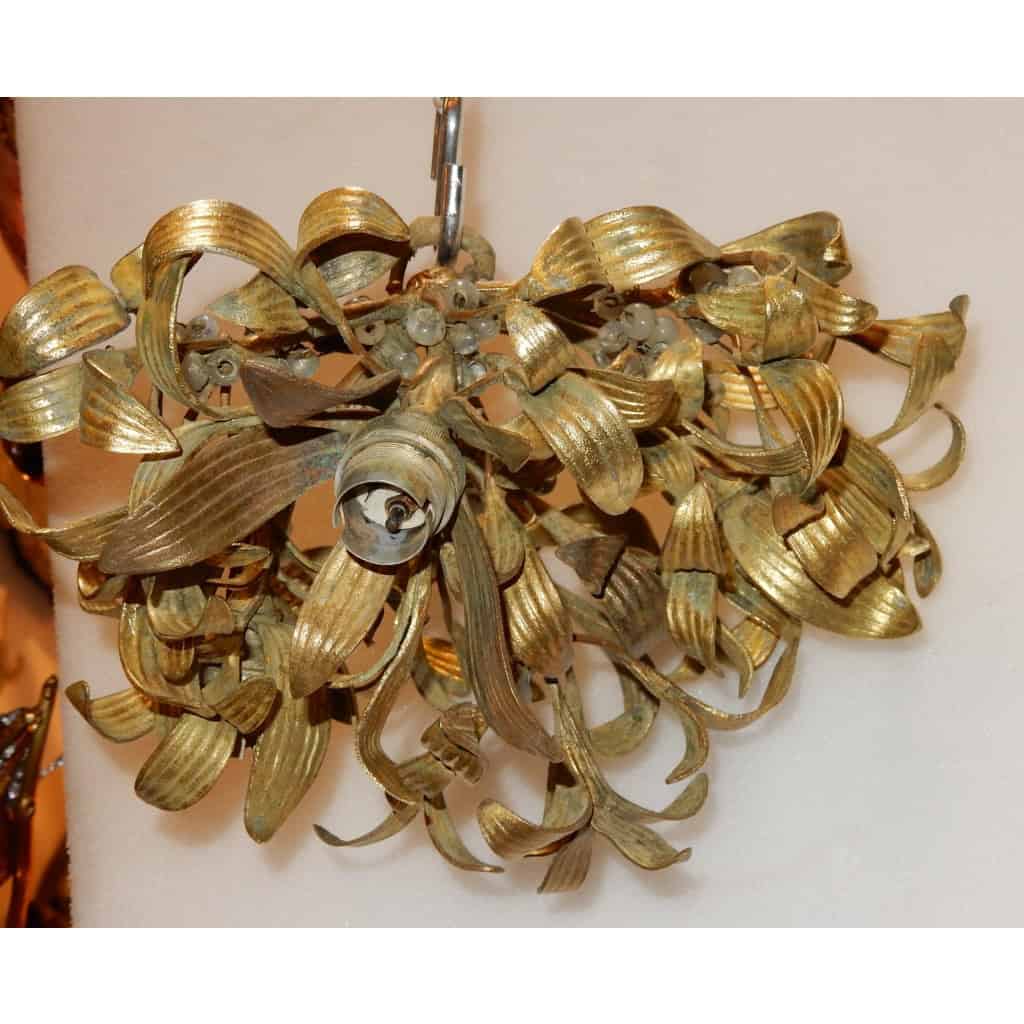 1900′ Lustre Boule de Gui en Bronze Art Nouveau a 3 Lampes | Biron 1900′ Lustre Boule de Gui en Bronze Art Nouveau a 3 Lampes