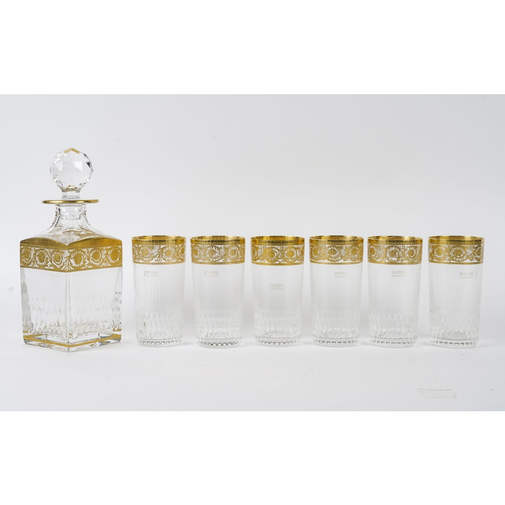 Suite de 6 gobelets et 1 carafe « Thistle » cristal gravé doré de SAINT LOUIS | Biron |||||||||
