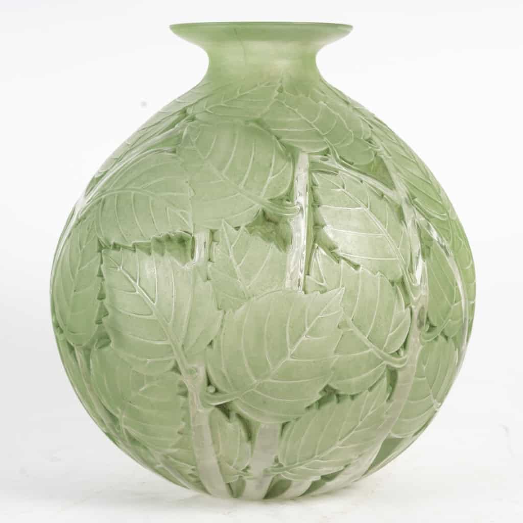 René Lalique, Vase Lalique » Milan » 1929 | Biron René Lalique, Vase Lalique " Milan" 1929