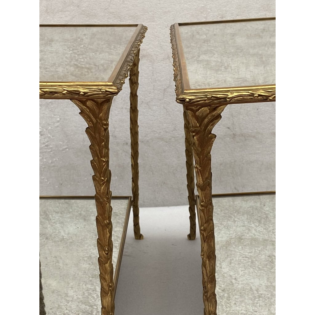 1970′ Paire De Bouts De Canapé Maison Charles , Jansen Ou Baguès Décor Palmier en Bronze Doré avec Plateaux Miroirs Vieillis
