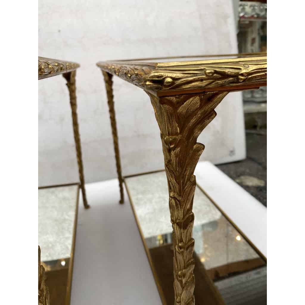 1970′ Paire De Bouts De Canapé Maison Charles , Jansen Ou Baguès Décor Palmier en Bronze Doré avec Plateaux Miroirs Vieillis