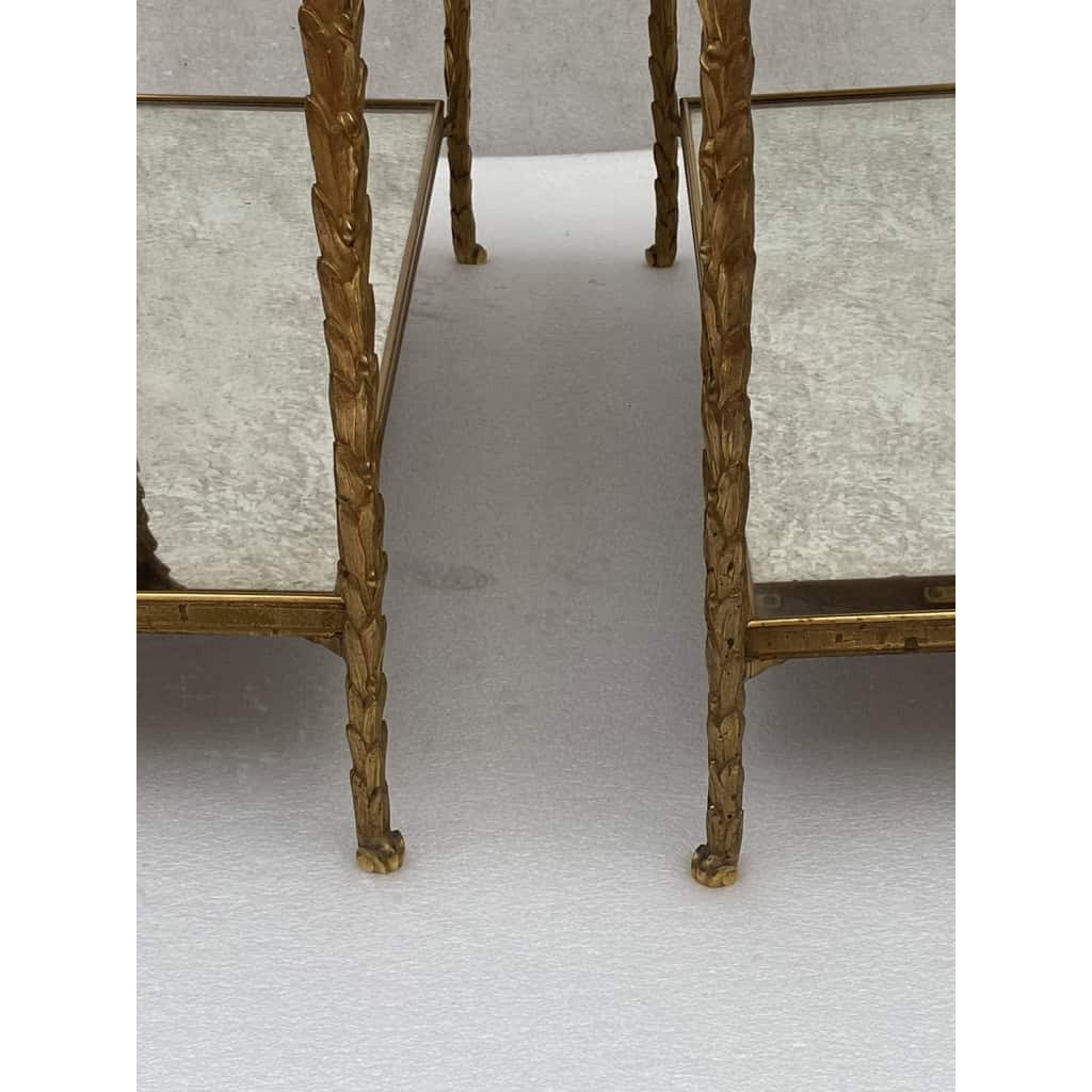 1970′ Paire De Bouts De Canapé Maison Charles , Jansen Ou Baguès Décor Palmier en Bronze Doré avec Plateaux Miroirs Vieillis