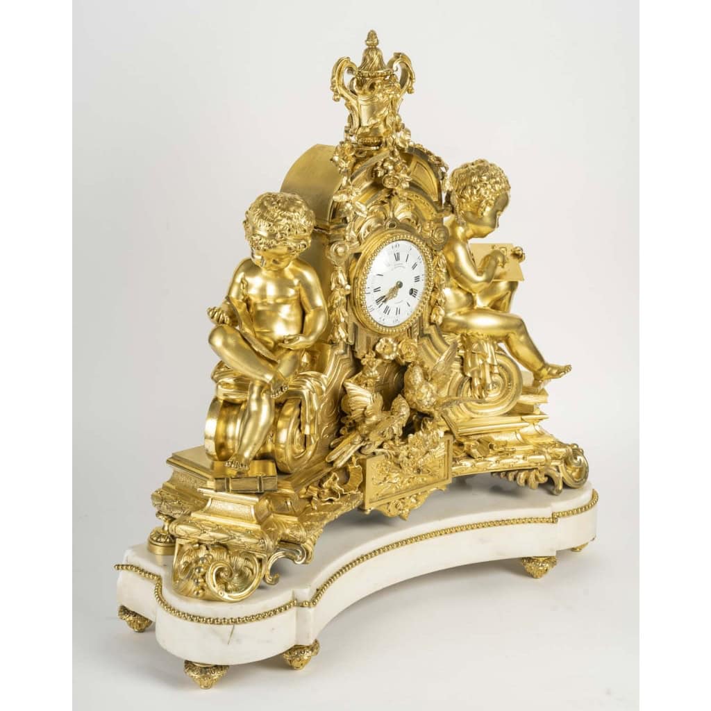 Denière, à Paris- Les Enfants à L’étude. Grande Pendule En Bronze Doré et marbre XIX | Biron Denière, à Paris- Les Enfants à L’étude. Grande Pendule En Bronze Doré et marbre XIX