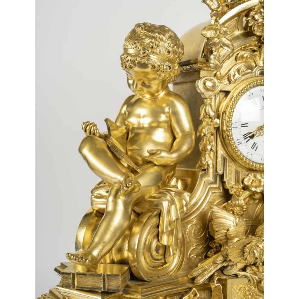 Denière, à Paris- Les Enfants à L’étude. Grande Pendule En Bronze Doré et marbre XIX | Biron Denière, à Paris- Les Enfants à L’étude. Grande Pendule En Bronze Doré et marbre XIX