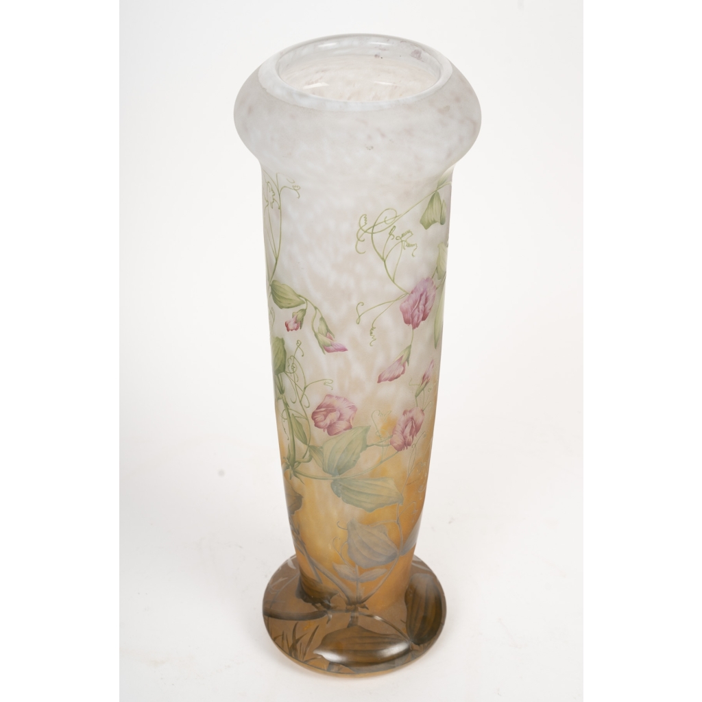Daum Nancy – Grand Vase Aux Pois De Senteur En Verre émaillé. Pâte De Verre Art Nouveau | Biron Daum Nancy - Grand Vase Aux Pois De Senteur En Verre émaillé. Pâte De Verre Art Nouveau