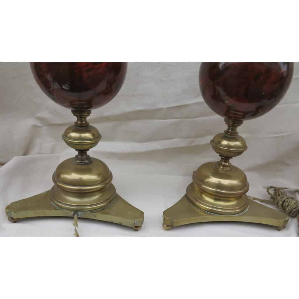 1890′ Paire de Lampes Bronze et Boules en Fer Peint en Faux Marbre Griotte | Biron 1890′ Paire de Lampes Bronze et Boules en Fer Peint en Faux Marbre Griotte