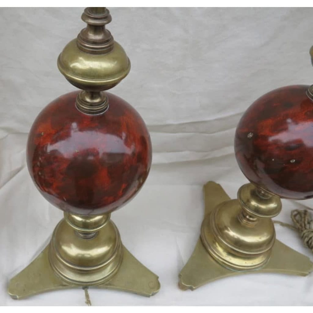 1890′ Paire de Lampes Bronze et Boules en Fer Peint en Faux Marbre Griotte | Biron 1890′ Paire de Lampes Bronze et Boules en Fer Peint en Faux Marbre Griotte
