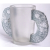 Vase « Pétrarque » verre blanc patiné bleu de René LALIQUE | Biron Vase "Pétrarque" verre blanc patiné bleu de René LALIQUE