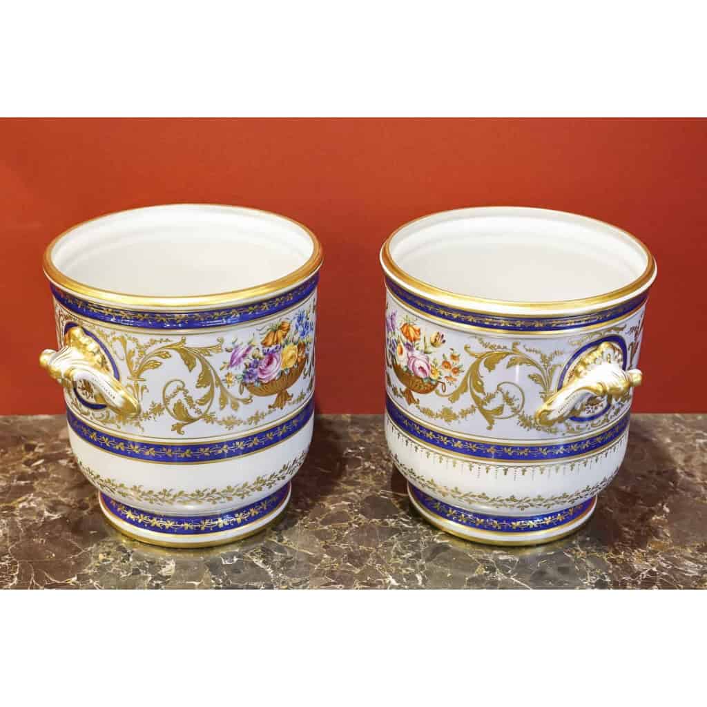 Le Tallec, Paire de grands Cache-pots « Baron Jourdan bleu » | Biron Le Tallec, Paire de grands Cache-pots "Baron Jourdan bleu"
