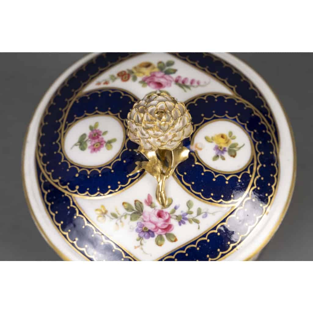 Sèvres Pot Couvert, 1766 | Biron Sèvres Pot Couvert, 1766