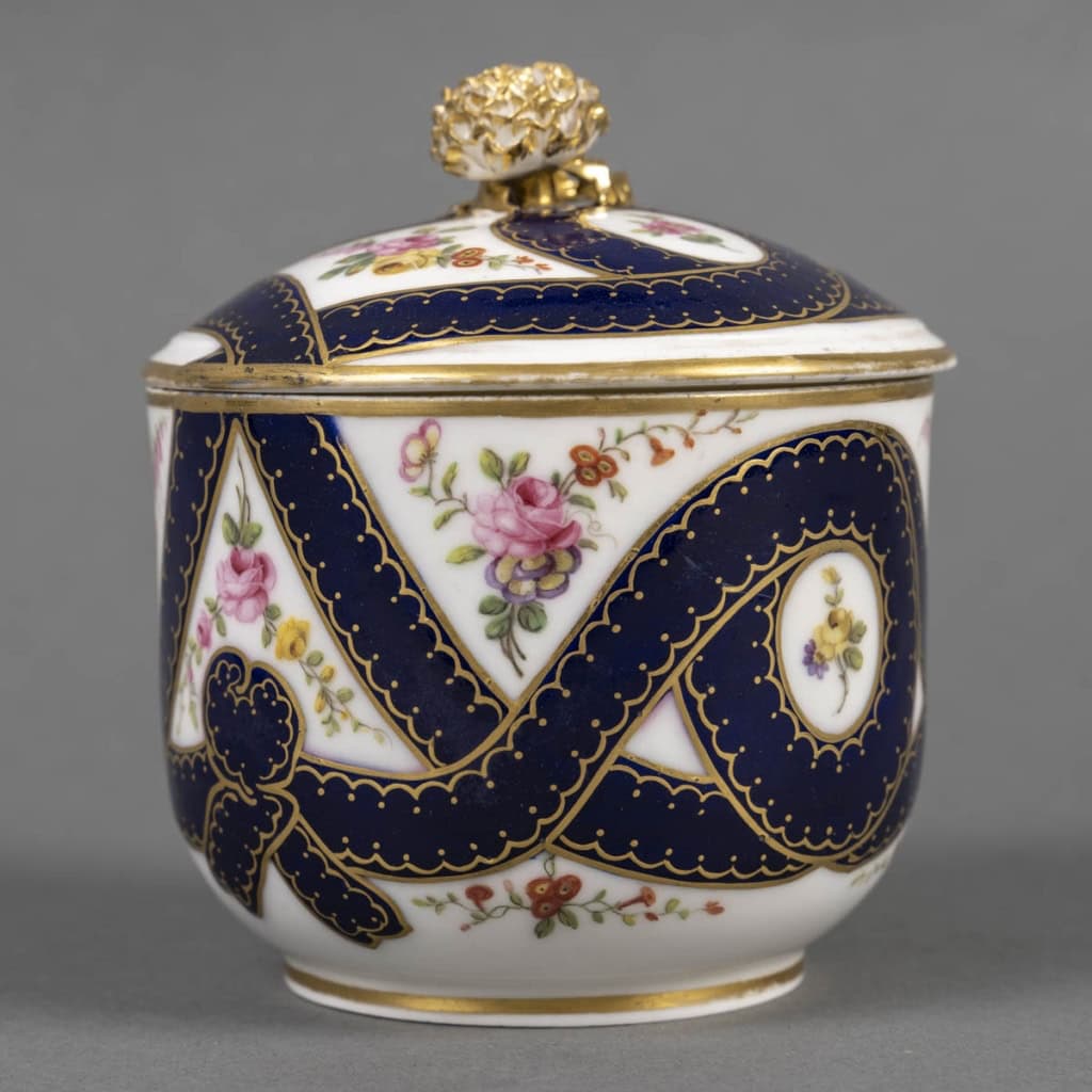 Sèvres Pot Couvert, 1766 | Biron Sèvres Pot Couvert, 1766