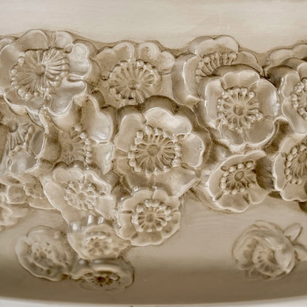 Boîte "Primevères" verre blanc patiné sépia de René LALIQUE