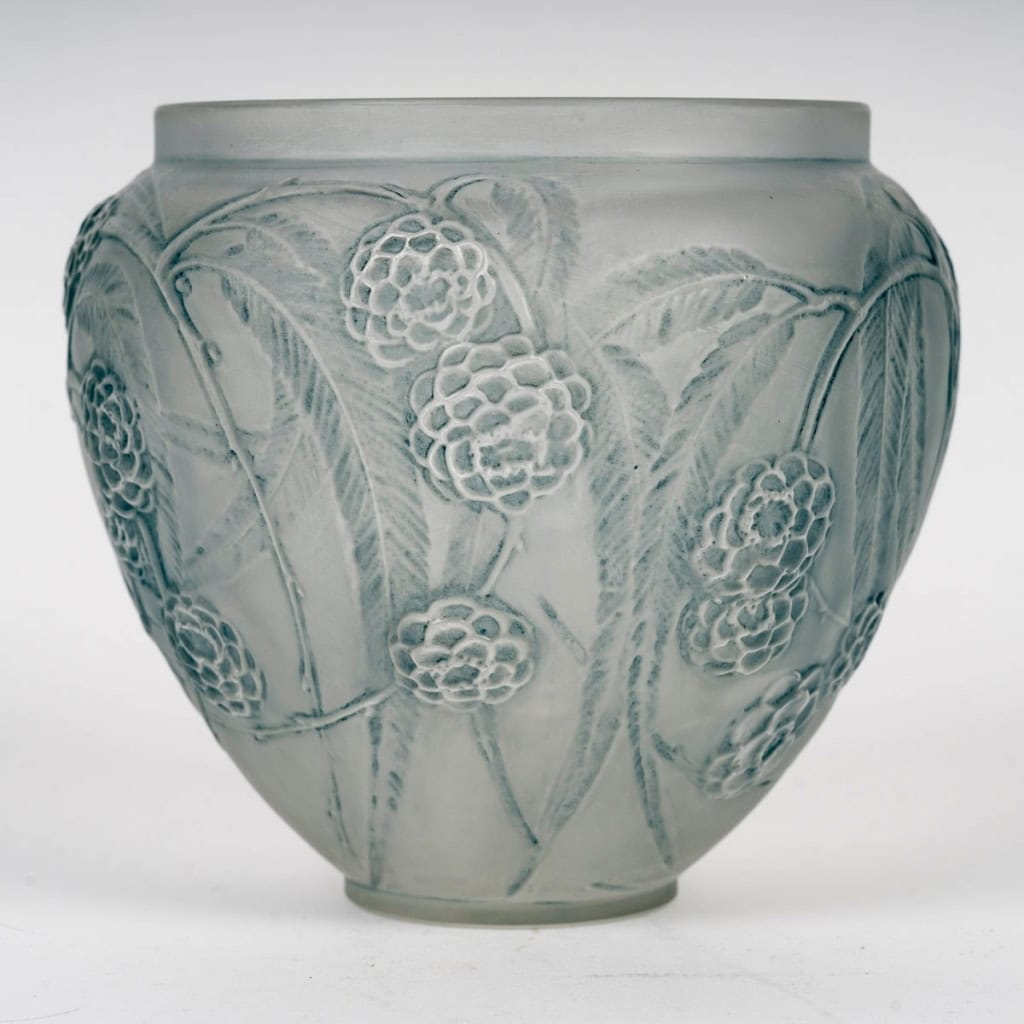 Vase « Néfliers » verre blanc patiné bleu de René LALIQUE | Biron |||||||