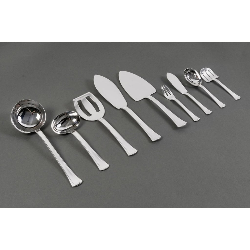 Ménagère Art Déco « Dinard » argent massif de Jean E. PUIFORCAT – 147 Pièces | Biron Ménagère Art Déco "Dinard" argent massif de Jean E. PUIFORCAT - 147 Pièces