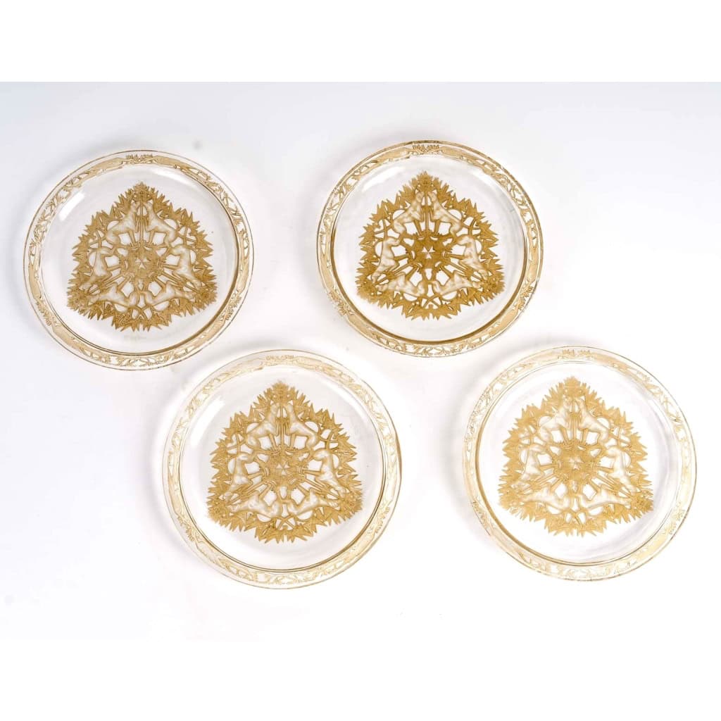 Service d’Assiettes « Chasse Chiens » verre blanc patiné sépia de René LALIQUE – 4 Pièces | Biron ||||||