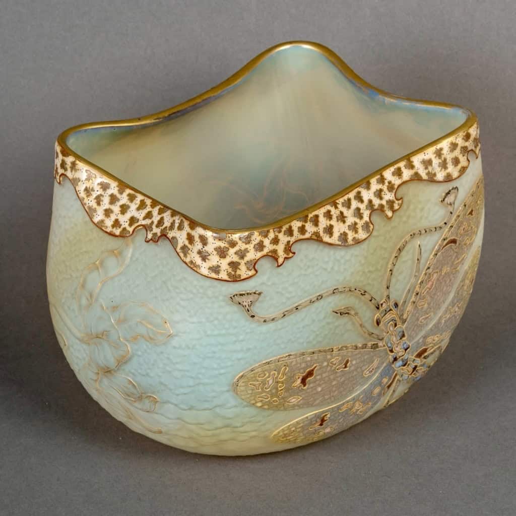 Coupe « Libellules » verre opalescent émaillé et doré de DAUM | Biron Coupe "Libellules" verre opalescent émaillé et doré de DAUM