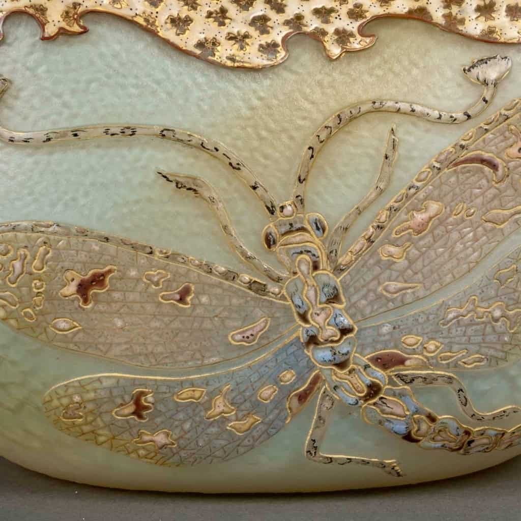 Coupe « Libellules » verre opalescent émaillé et doré de DAUM | Biron Coupe "Libellules" verre opalescent émaillé et doré de DAUM