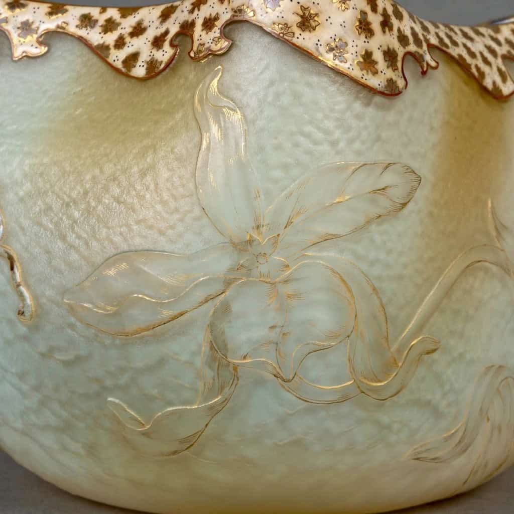 Coupe « Libellules » verre opalescent émaillé et doré de DAUM | Biron Coupe "Libellules" verre opalescent émaillé et doré de DAUM