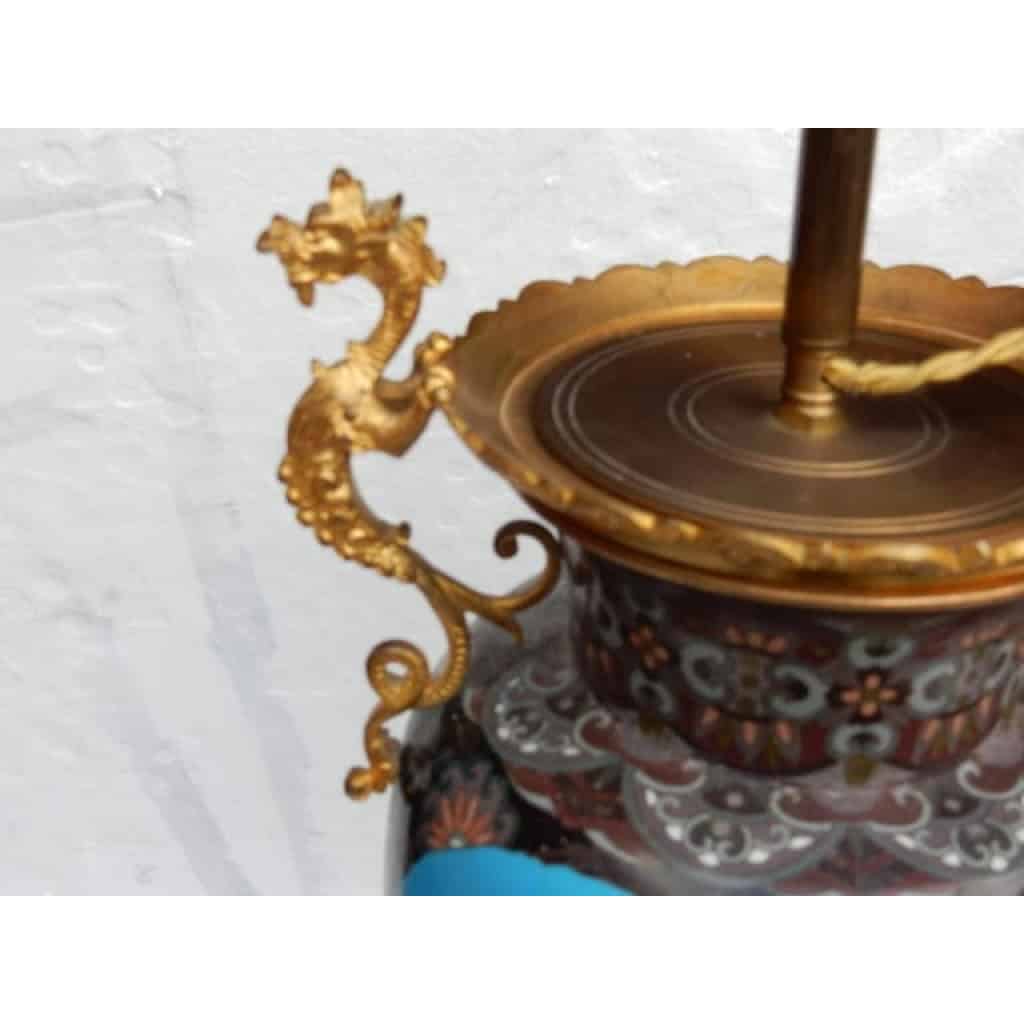 1890′ Paire de Lampes Cloisonnées Japon Aux Oiseaux et Dragons | Biron 1890′ Paire de Lampes Cloisonnées Japon Aux Oiseaux et Dragons