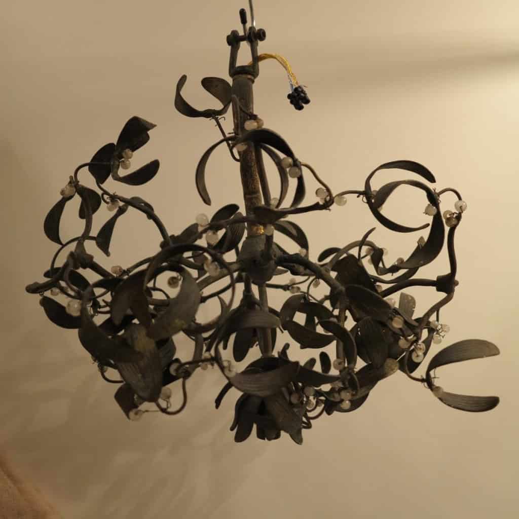 1900′ Lustre Boule de Gui en Bronze Art Nouveau à 4 Lampes | Biron 1900′ Lustre Boule de Gui en Bronze Art Nouveau à 4 Lampes
