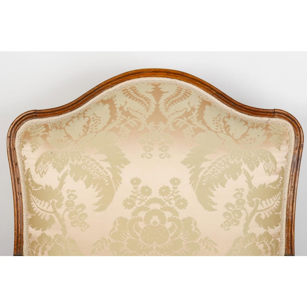 Paire de fauteuils Louis XV à la Reine. | Biron Paire de fauteuils Louis XV à la Reine.