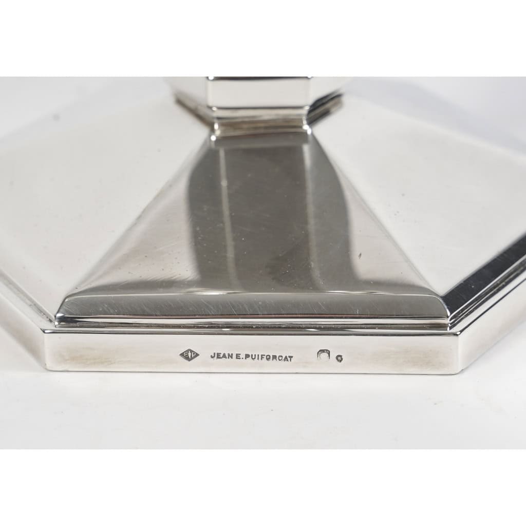 Paire de Candélabres Bougeoirs Art Déco Moderniste argent massif de Jean E. PUIFORCAT | Biron Paire de Candélabres Bougeoirs Art Déco Moderniste argent massif de Jean E. PUIFORCAT