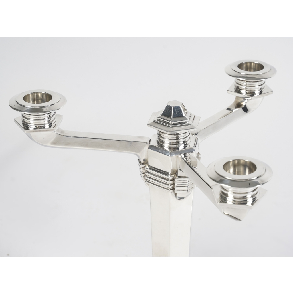 Paire de Candélabres Bougeoirs Art Déco Moderniste argent massif de Jean E. PUIFORCAT | Biron Paire de Candélabres Bougeoirs Art Déco Moderniste argent massif de Jean E. PUIFORCAT