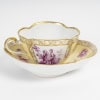 Superbe tasse en porcelaine de la manufacture de Meissen à décor de scènes galantes, XIXe siècle | Biron 