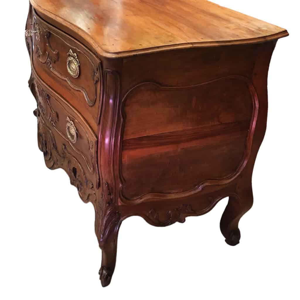 Commode Provençale 18è Nîmoise En Noyer Sculptée De Volutes Rocailles Ouvrant Par Deux Tiroirs | Biron 