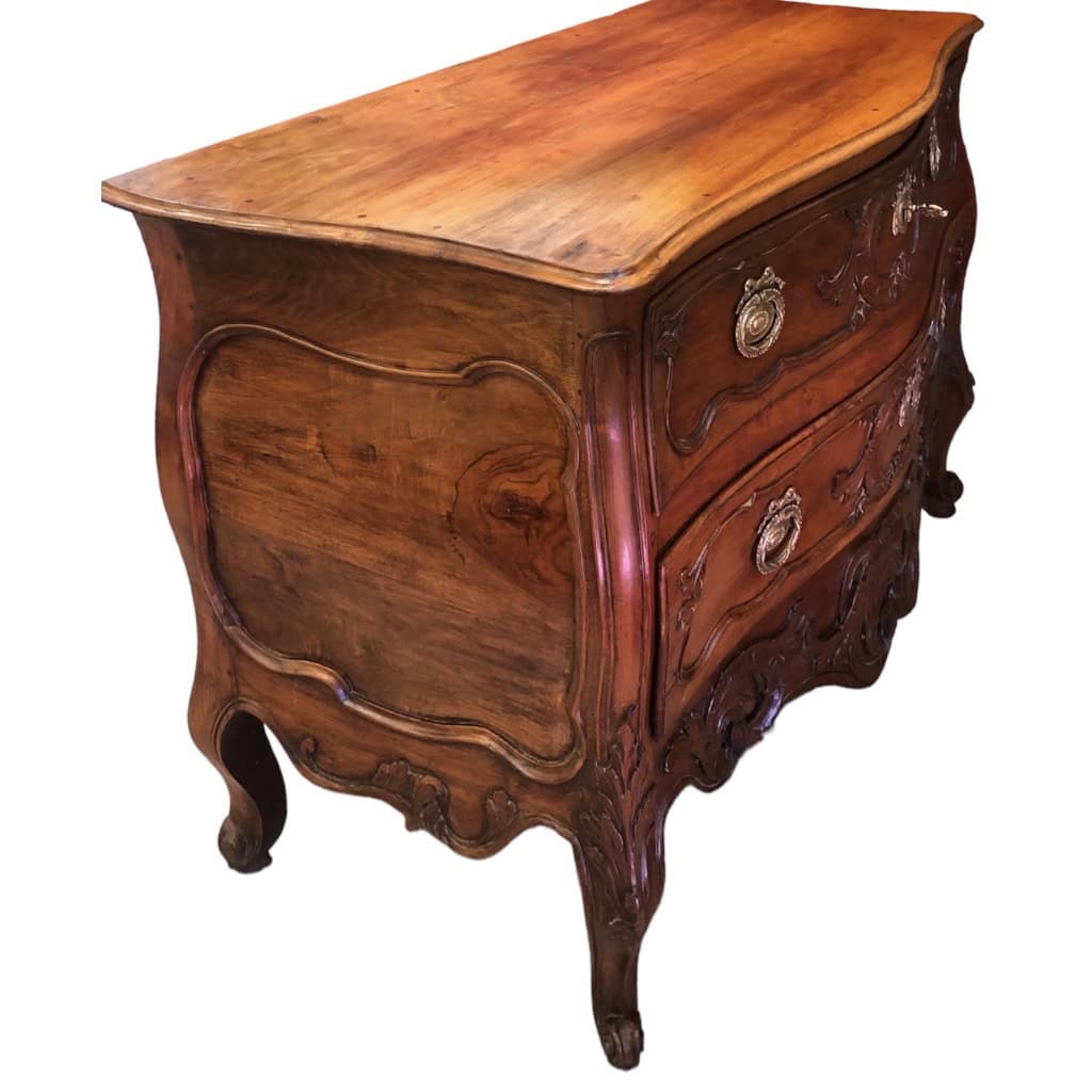 Commode Provençale 18è Nîmoise En Noyer Sculptée De Volutes Rocailles Ouvrant Par Deux Tiroirs | Biron 