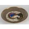 Superbe plat en porcelaine, signé Tressemanes & Vogt, polychrome émaillé figurant une jeune femme de profil dans le médaillon central, Travail français de la fin du XIXe siècle, circa 1882-1907. | Biron 