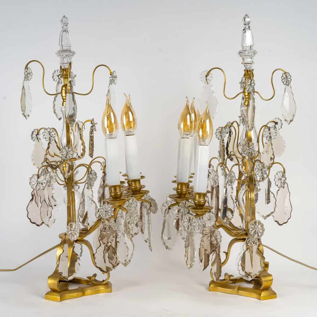 Paire de girandoles de style Louis XV en bronze doré et décor de cristal Baccarat vers 1880 | Biron 
