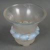 René Lalique (1860-1945) Vase « Piriac » opalescent 1930 | Biron 