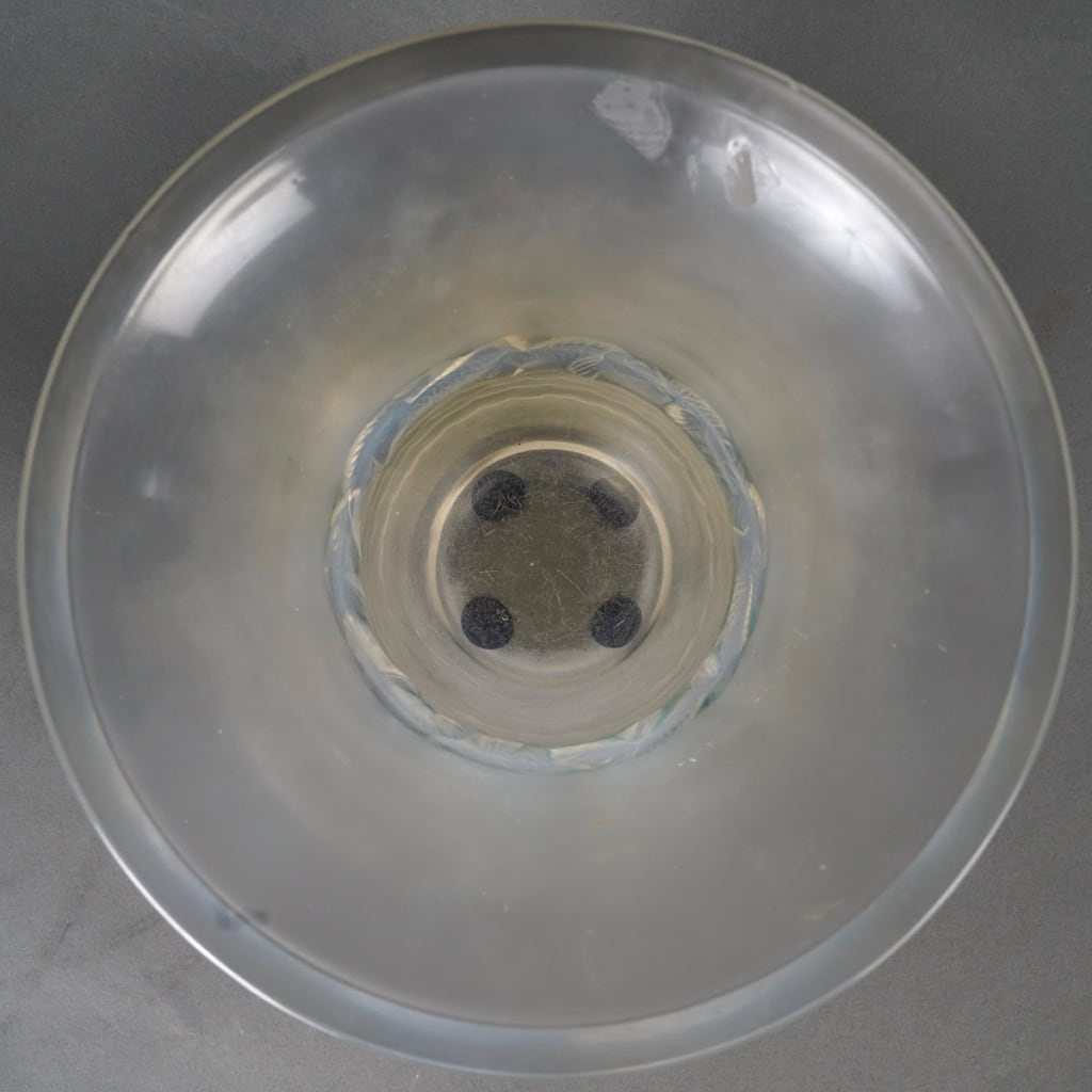 René Lalique (1860-1945) Vase « Piriac » opalescent 1930 | Biron 