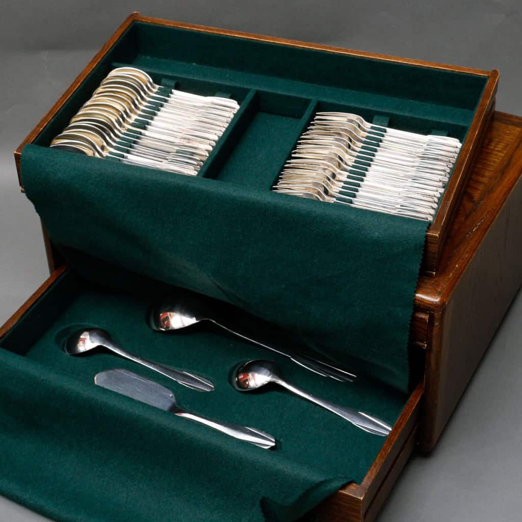 ORFEVRE C.FJERDINGSTAD – Ménagère en argent massif 78 Pièces ART DECO | Biron 