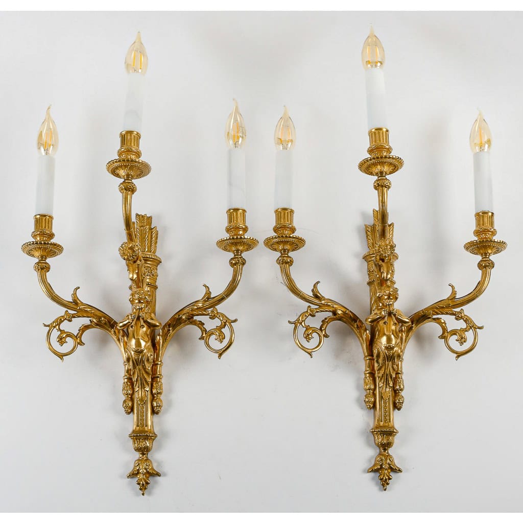 Paire d’appliques de style Louis XVI en bronze doré Aux enfants musiciens fin du XIXème siècle | Biron 