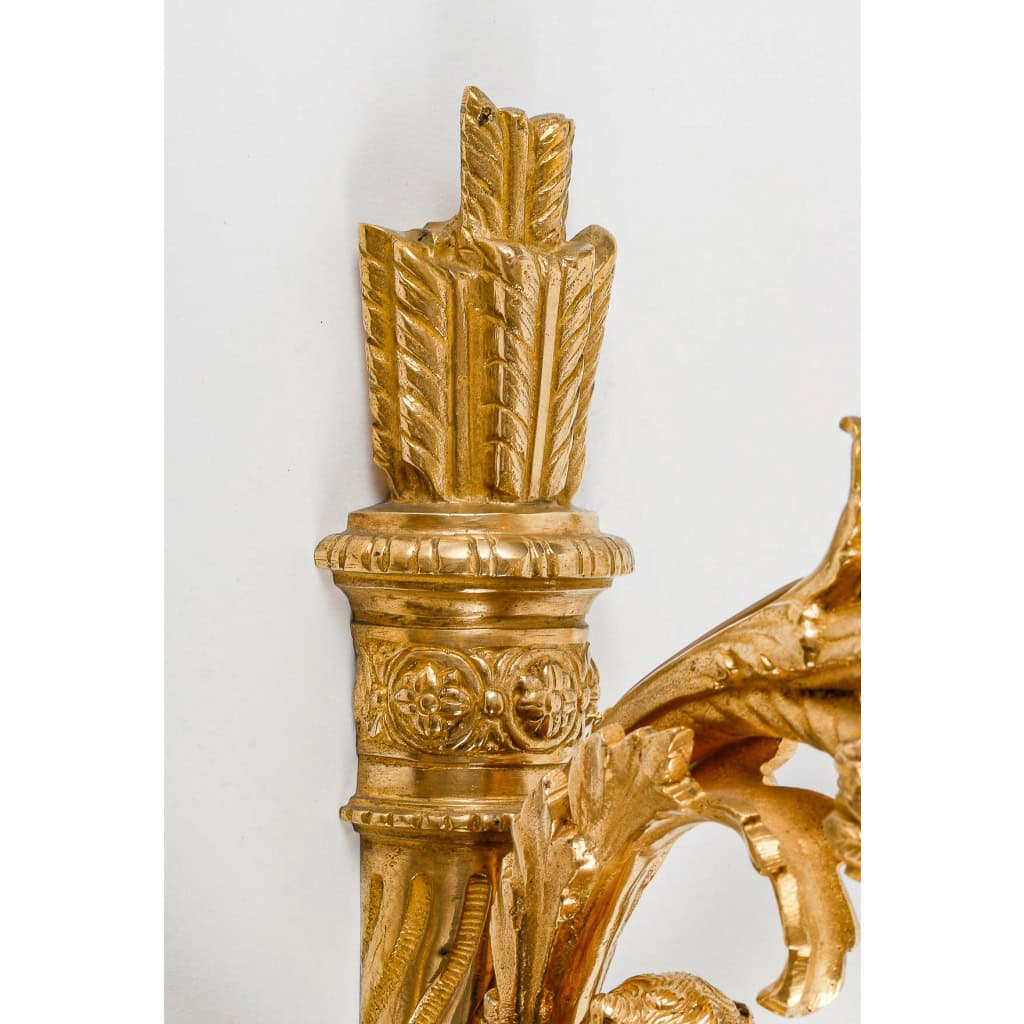 Paire d’appliques de style Louis XVI en bronze doré Aux enfants musiciens fin du XIXème siècle | Biron 