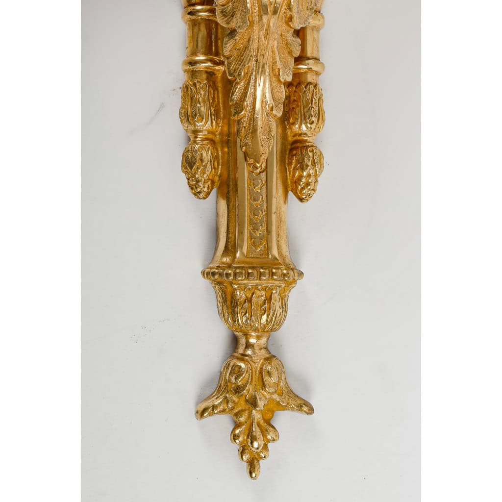 Paire d’appliques de style Louis XVI en bronze doré Aux enfants musiciens fin du XIXème siècle | Biron 