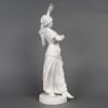 Élégante figure en biscuit, produite par la manufacture de Sèvres, représentant une Gitane dansant, épreuve signée de l’artiste Emile Guillemin, Début du XXe siècle 1902. | Biron 