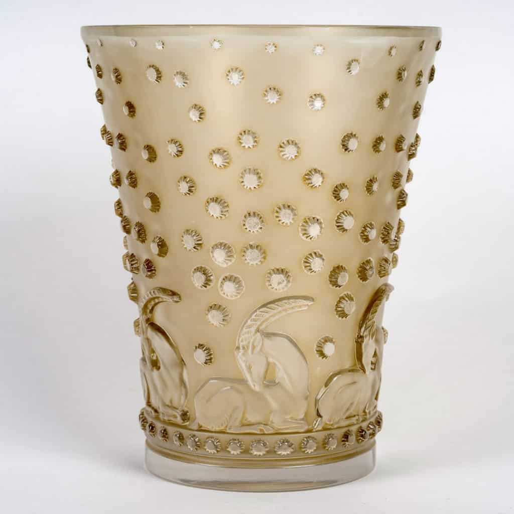 Vase « Ajaccio » verre blanc patiné sépia de René LALIQUE | Biron 