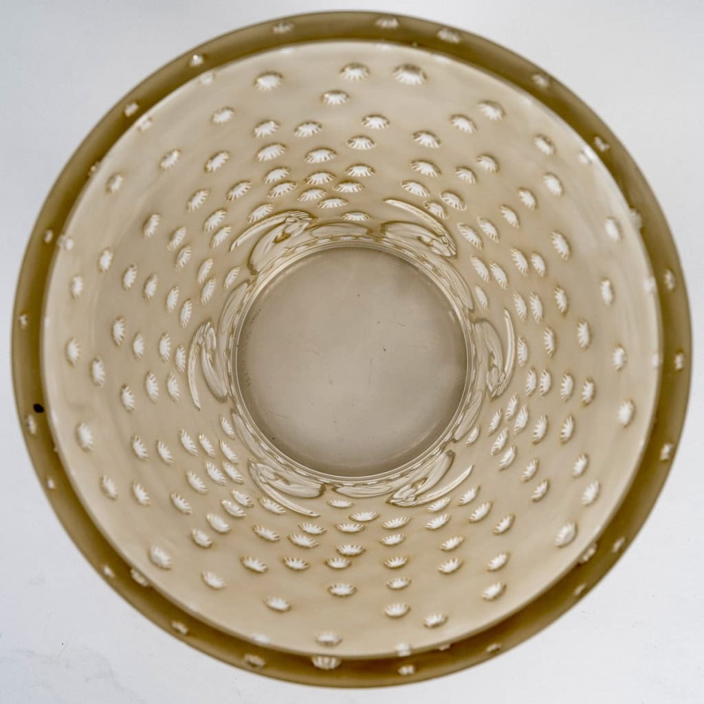 Vase « Ajaccio » verre blanc patiné sépia de René LALIQUE | Biron 