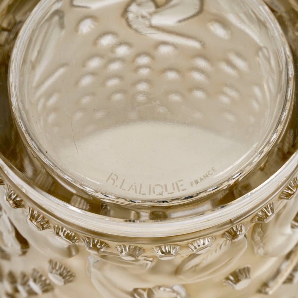 Vase « Ajaccio » verre blanc patiné sépia de René LALIQUE | Biron 